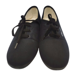 Zapatilla Deportiva fabricada en España  Aerobic negro Lona Mujer Cuña. Ajuste en cordón en Empeine Piso Goma Antidelizante.